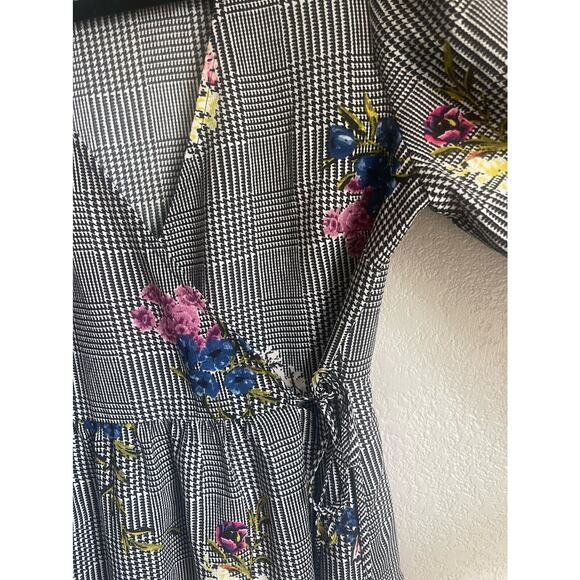 Kaari Blue Wrap Dress Floral Houndstooth Lightweight Knee Length Career Small - Picture 4 of 9
